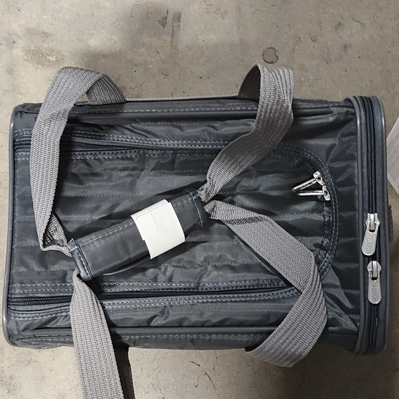 Sherpa Original Deluxe Airline-Approved Pet Carrier Bag - Picture 3 of 3